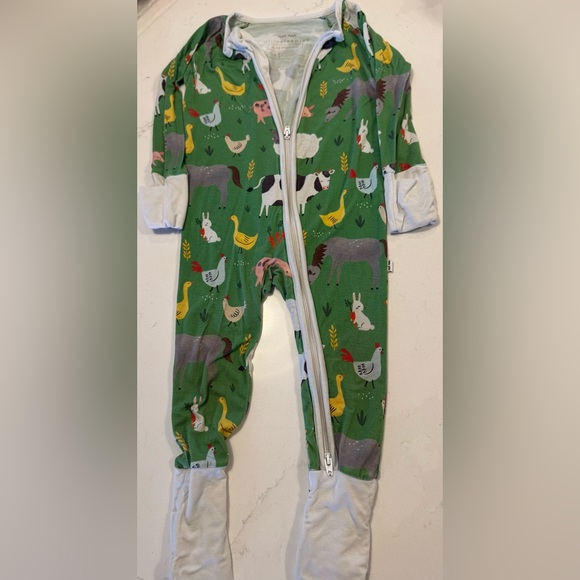 VGUC Little Sleepies Zippy - size 6-12 months - Picture 3 of 3